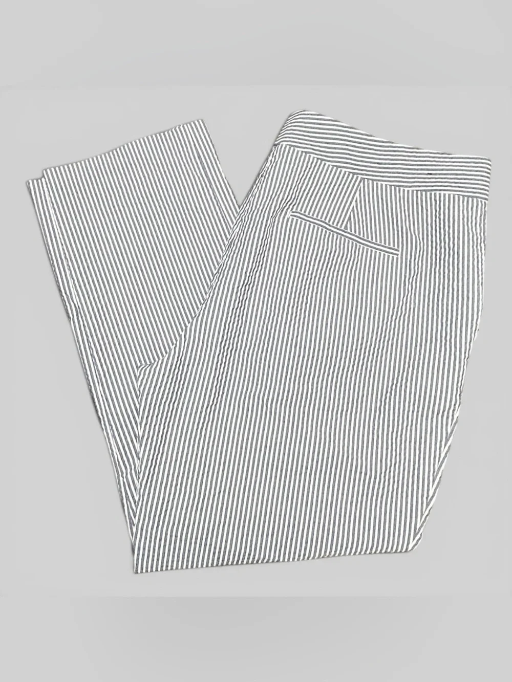 Ann Taylor Devon Fit Seersucker Crop Pants Size 12 Blue White Striped Cotton - Picture 1 of 5